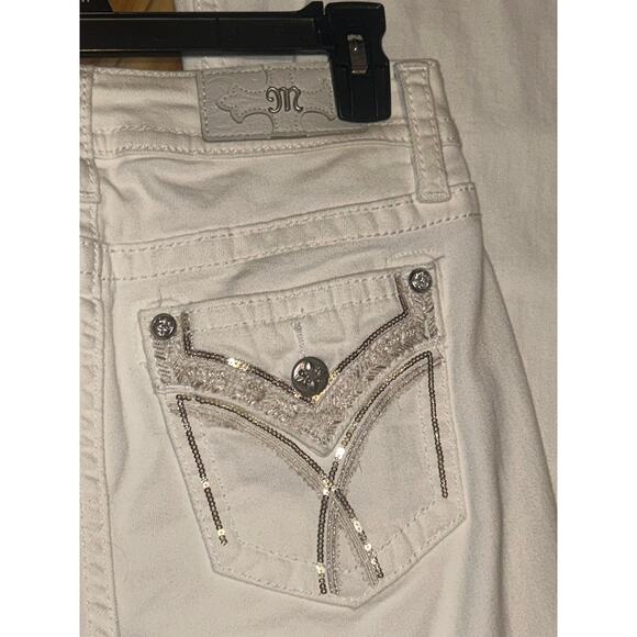 Miss Me MID-RISE bright White Flares with rhinestones pockets - Picture 5 of 12